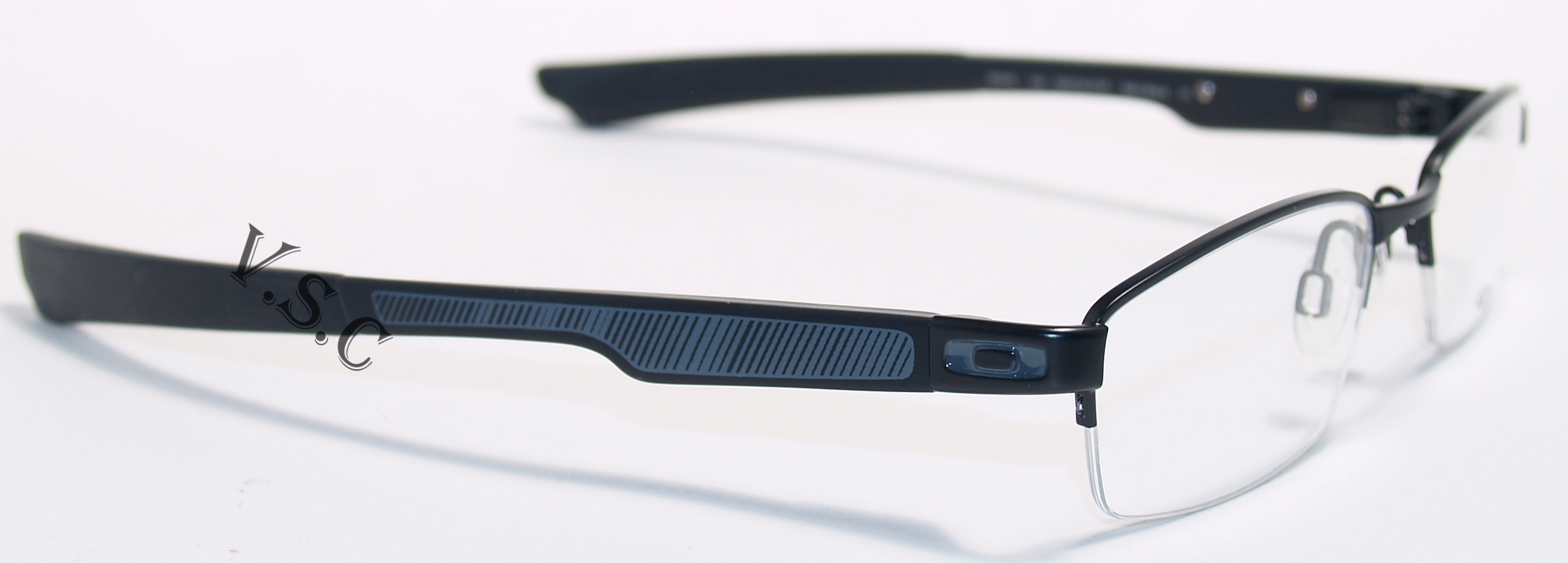 OAKLEY DOUBLE TAP in color OX31230151